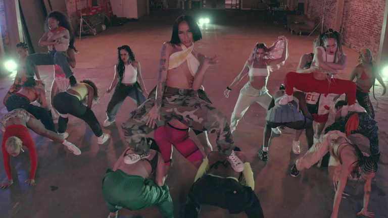 Nicki Minaj、Major Lazer、Mr Eazi、K4mo - Oh My Gawd(Dance Ver.)